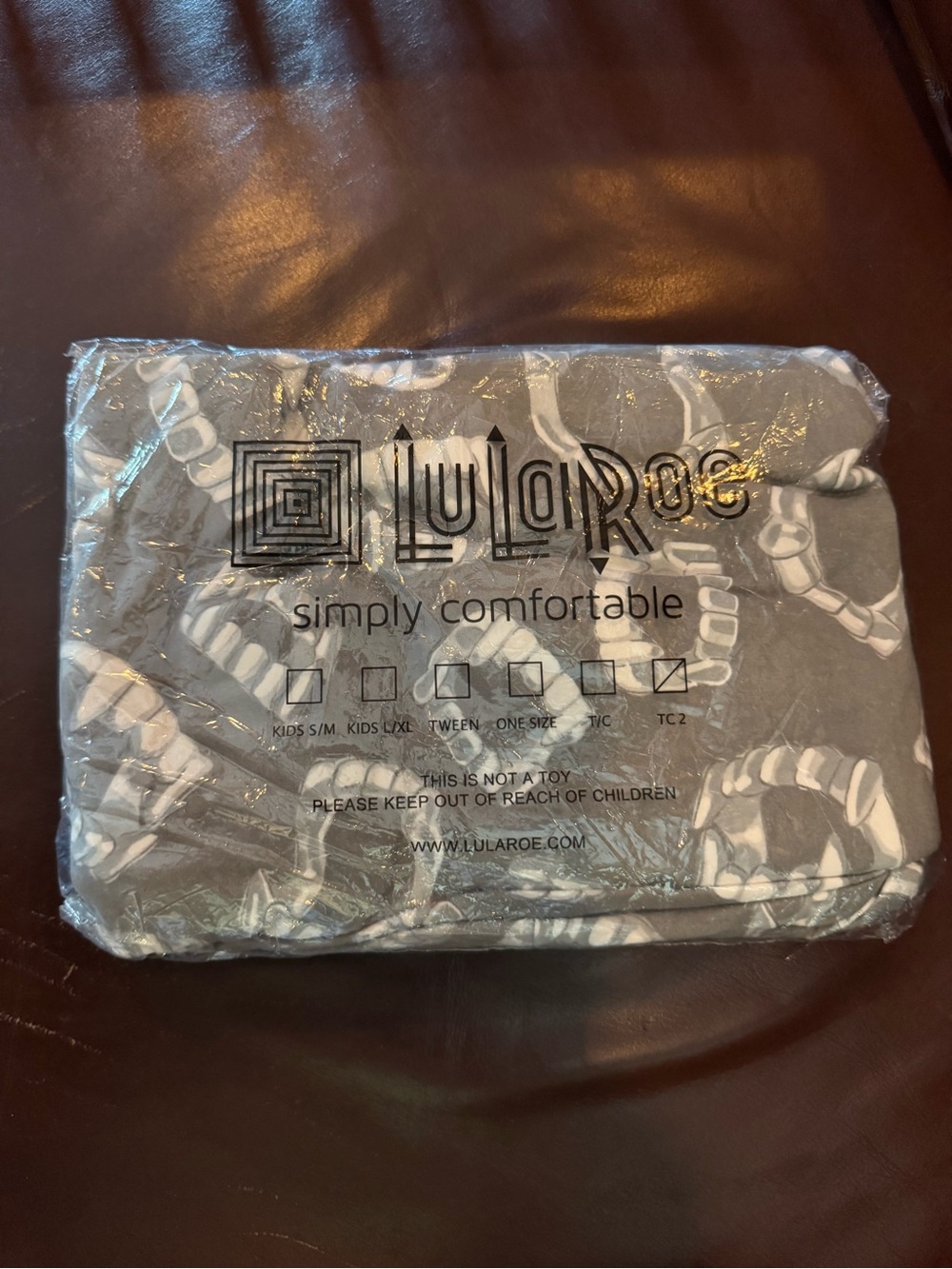 New LuLaRoe Gray & White Teeth Vampire Halloween Print Leggings TC